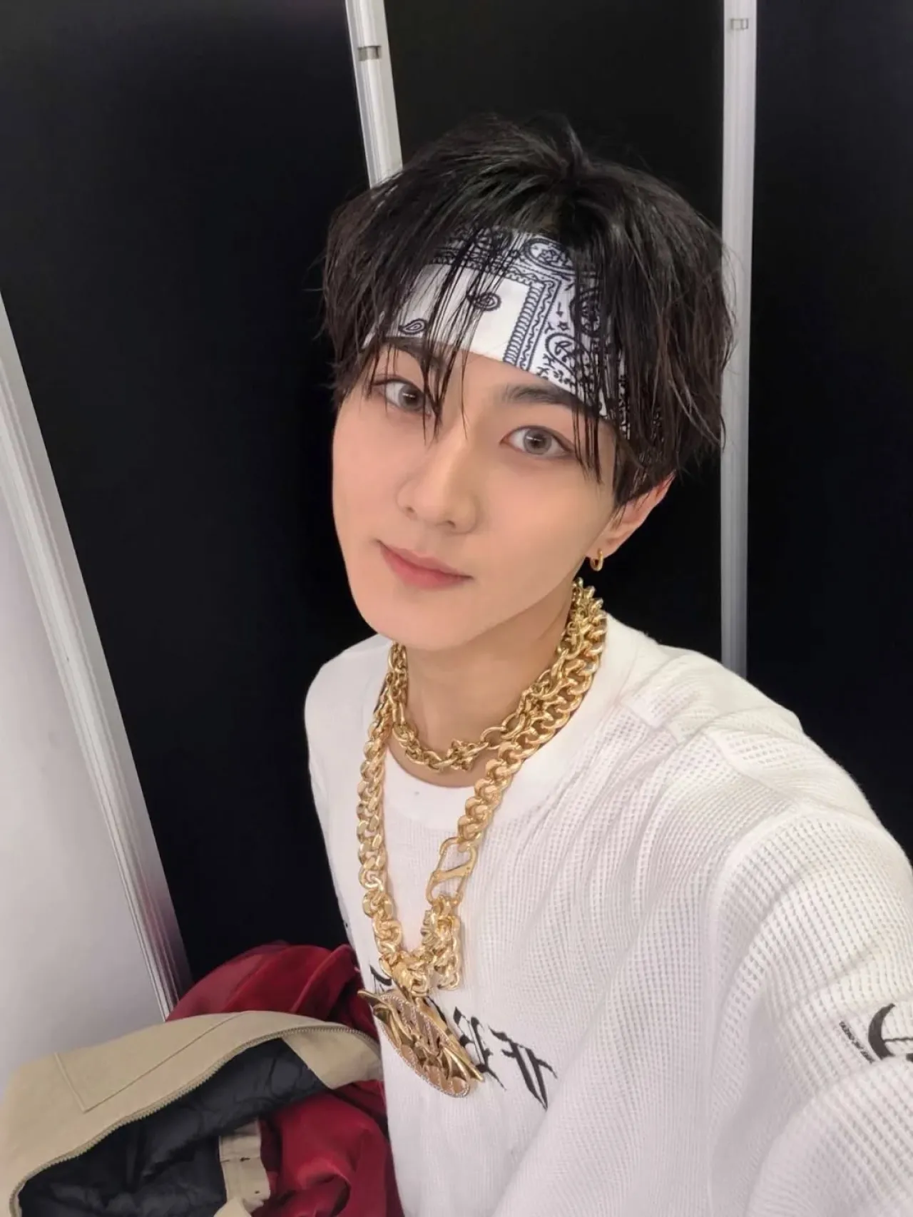 ENHYPEN's Jungwon Shares Personal Weverse Update with Fans