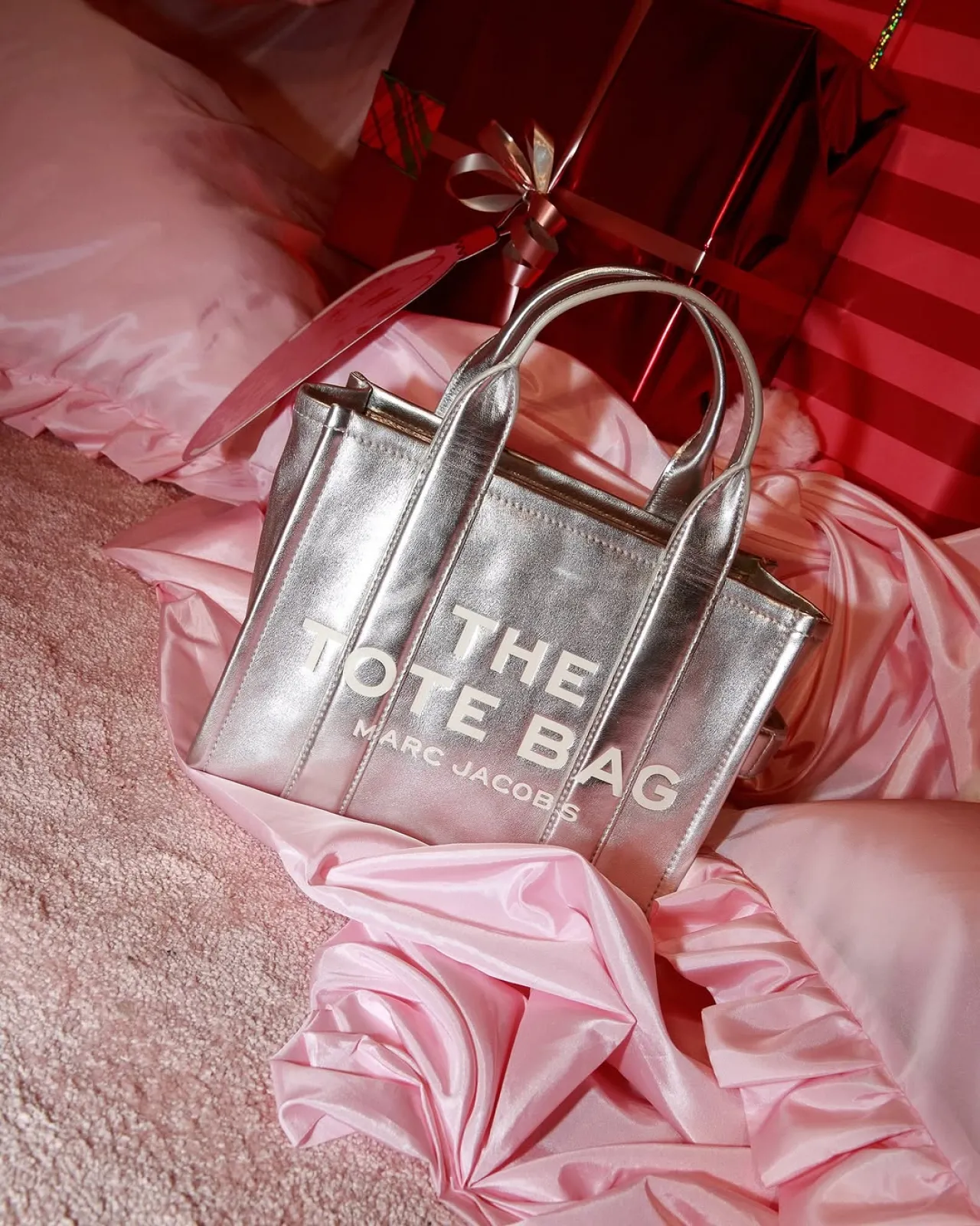 Marc Jacobs Unveils Metallic Leather Tote for Holiday 2025 Collection