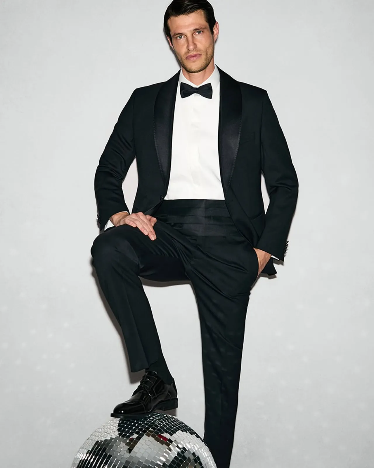 Kiğılı Redefines Formal Elegance with Modern Tuxedo Collection for the Season