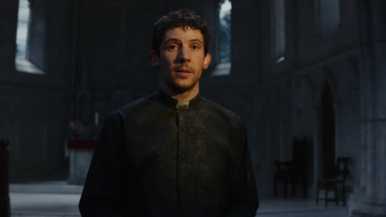 Daniel Craig Brings Southern Charm to Netflix: Benoit Blanc's Iconic Entrance Analyzed