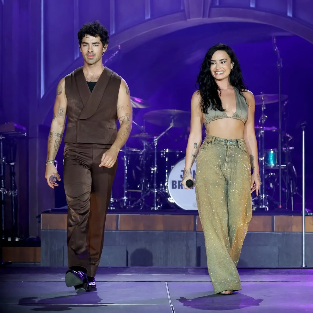 Major Artists Surprise Fans with Unannounced 2025 Concert Cameos