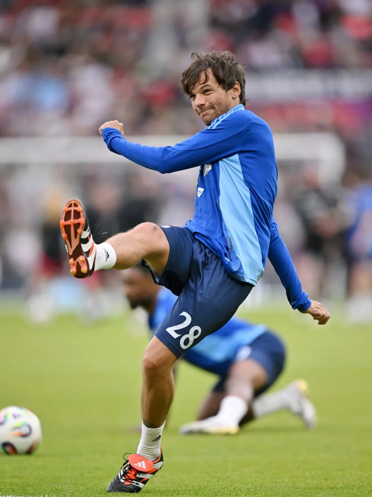 Louis Tomlinson Celebrates Birthday with Surprise Soccer Video for Fans