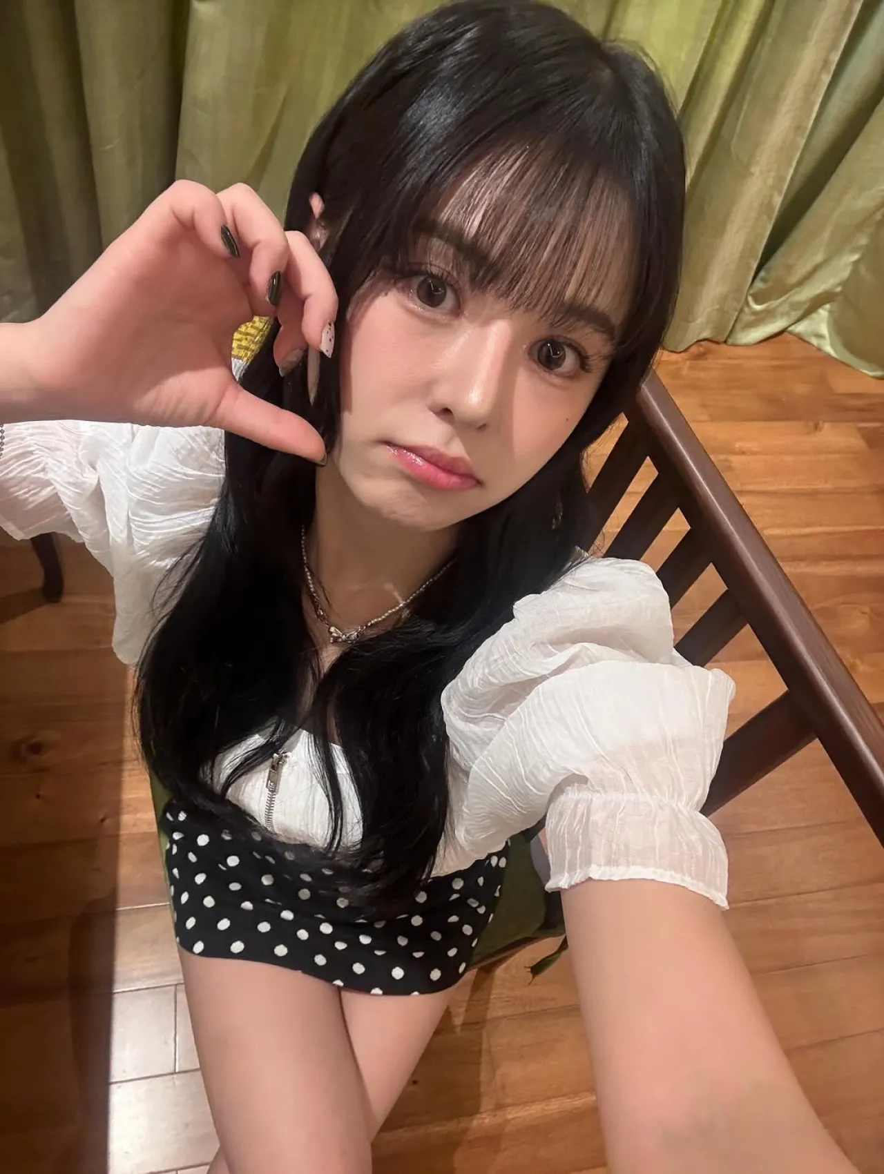 EVERGLOW Shares New Photos from India Following EU Fan Event